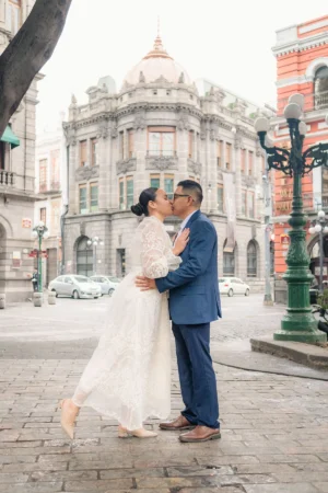 vanessa-aaron.invdigchic.com